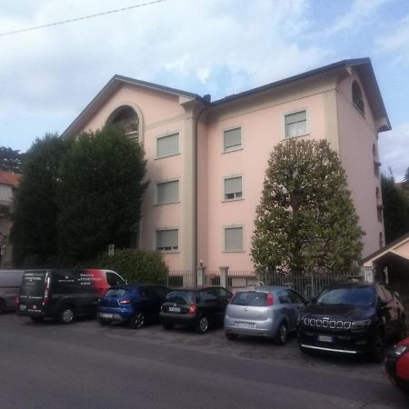 Casa Vacanze La Mela Monza Ngoại thất bức ảnh